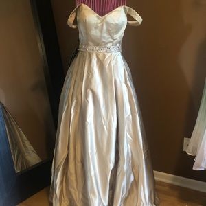 Beautiful princess style all occasion dress!